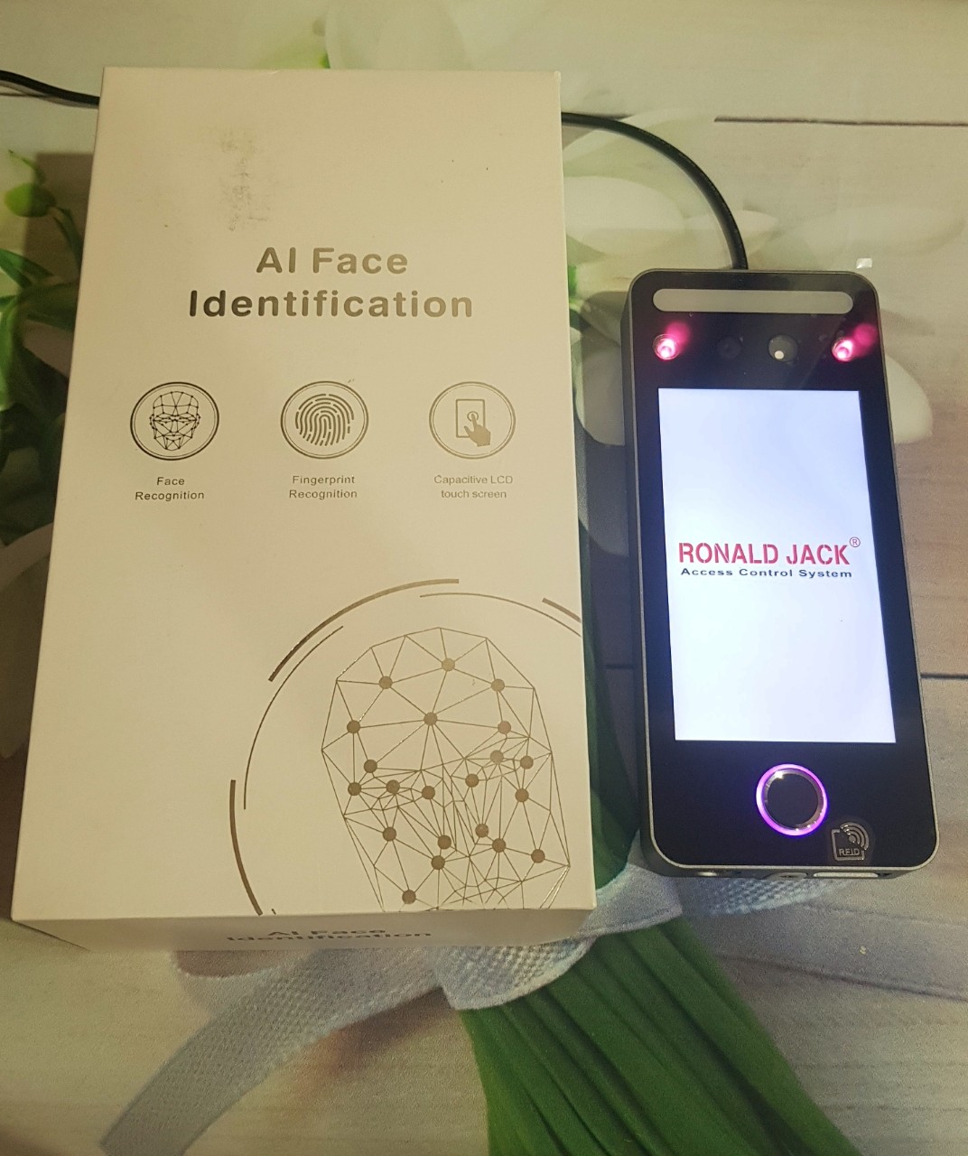 Máy chấm công khuôn mặt vân tay Ronald Jack FacePro 007